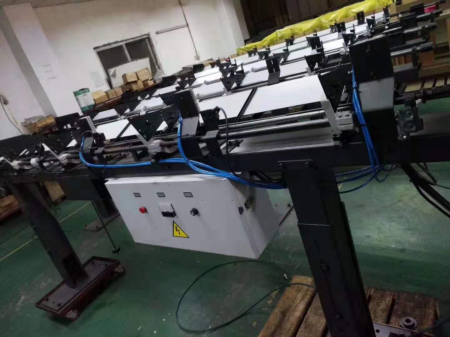 Automatic Lathe Feeding Machines05 Automatic Lathe Feeding Machines05